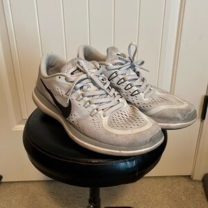 Nike Flex 2017 Sz 10